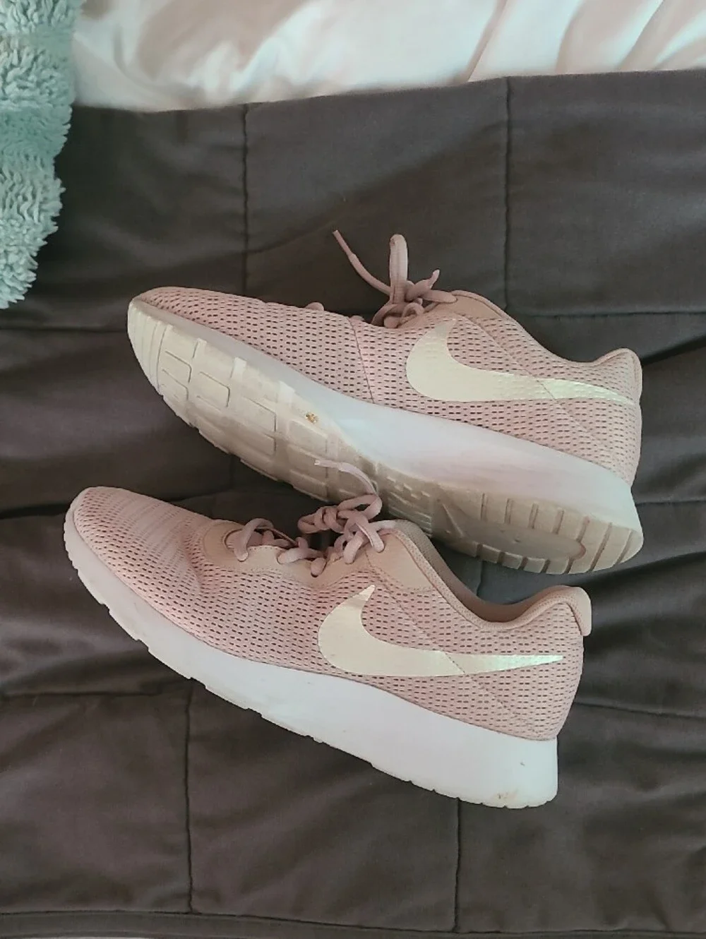 Nike Women’s Pale Pink Mesh Running Shoes